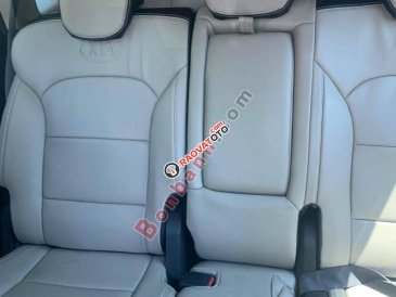 Xe Kia Rondo GAT đời 2016, màu bạc, giá tốt