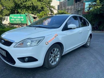 Bán Ford Focus 1.8 AT đời 2010, màu trắng còn mới
