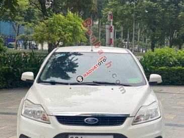 Cần bán gấp Ford Focus 1.8 AT năm 2010, màu trắng giá cạnh tranh