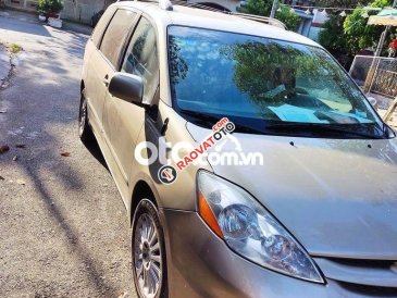 Bán xe Toyota Sienna LE 2008, nhập khẩu nguyên chiếc còn mới, giá chỉ 525 triệu