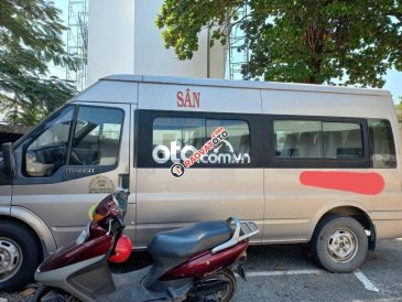 Bán xe Ford Transit MT năm 2015, màu bạc