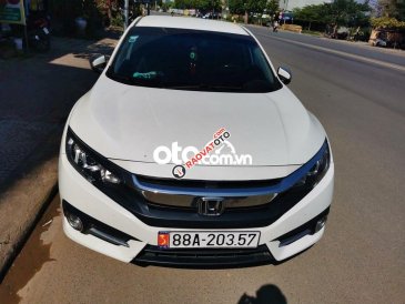Bán Honda Civic AT 2018, màu trắng, nhập khẩu nguyên chiếc chính chủ, giá 630tr