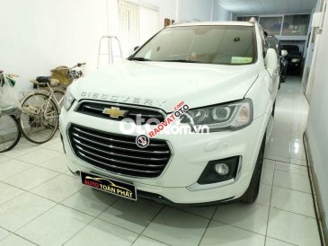 Bán xe Chevrolet Captiva AT đời 2017, màu trắng