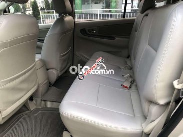 Cần bán gấp Toyota Innova MT sản xuất năm 2014, màu bạc  