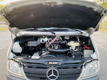 Bán Mercedes 311 năm sản xuất 2004, màu bạc, 118 triệu