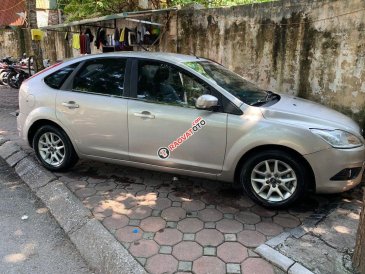 Bán Ford Focus 1.8 AT sản xuất năm 2010, màu phấn hồng