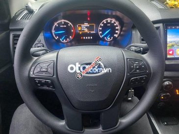 Xe Ford Ranger XLS 4x2 AT năm 2020, màu trắng, xe nhập giá cạnh tranh