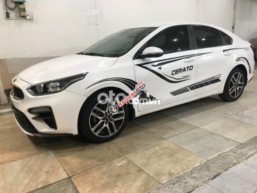 Bán xe Kia Cerato MT năm 2019, màu trắng 