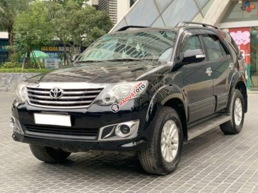 Bán Toyota Fortuner 2.7V 4x2 AT năm sản xuất 2014, màu đen, giá tốt