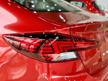Hyundai Elantra GLS sẵn xe giá tốt, hỗ trợ trả góp nhanh gọn, giao xe tại nhà