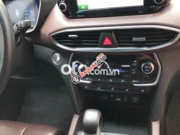 Bán Hyundai Santa Fe AT năm 2019, màu nâu xe gia đình