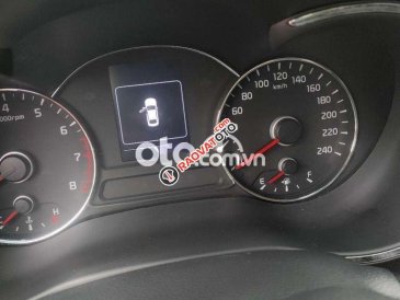 Cần bán gấp Kia Cerato 1.6MT năm 2016, màu trắng, xe nhập