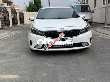 Cần bán gấp Kia Cerato 1.6MT sản xuất 2016, màu trắng, nhập khẩu nguyên chiếc, giá chỉ 375 triệu