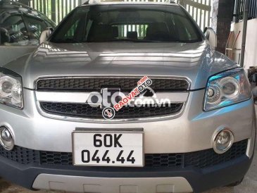Cần bán xe Chevrolet Captiva LTZ năm 2007, màu bạc xe gia đình