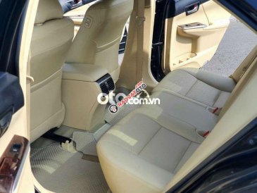 Cần bán xe Toyota Camry 2.0E năm sản xuất 2016, màu đen