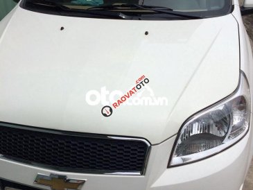 Cần bán gấp Chevrolet Aveo LTZ sản xuất 2013, màu trắng xe gia đình