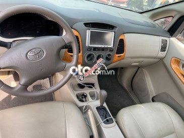Cần bán xe Toyota Innova V năm sản xuất 2009, màu bạc số tự động, giá chỉ 315 triệu
