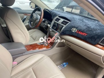 Bán Toyota Camry 2.4G năm sản xuất 2010, màu đen