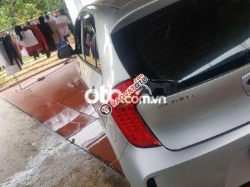 Cần bán lại xe Kia Morning Si sản xuất năm 2018, màu bạc như mới