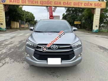 Bán Toyota Innova 2.0E sản xuất 2016, màu bạc còn mới