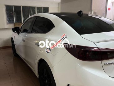 Cần bán gấp Mazda 3 1.5AT sản xuất 2016, màu trắng, nhập khẩu nguyên chiếc