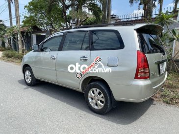 Cần bán Toyota Innova G năm sản xuất 2006, màu bạc giá cạnh tranh