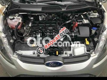 Cần bán lại xe Ford Fiesta 1.6AT năm 2013, màu bạc, xe nhập, giá chỉ 285 triệu