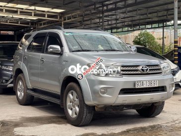 Cần bán Toyota Fortuner 2.7V 4x4 AT sản xuất năm 2010, màu bạc