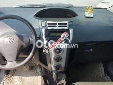 Cần bán lại xe Toyota Yaris 1.3AT sản xuất năm 2007, màu bạc, nhập khẩu, giá tốt