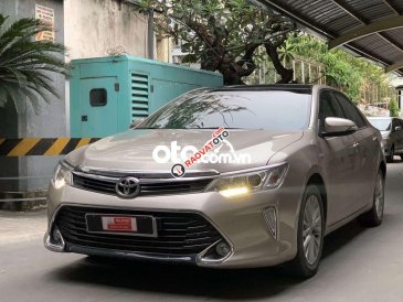 Bán ô tô Toyota Camry 2.0E năm 2017