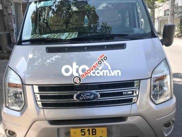 Xe Ford Transit Luxury sản xuất năm 2015, màu bạc, 340tr