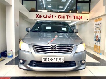 Toyota Innova 2.0E sản xuất năm 2013 - xe gia đình - không lỗi nhỏ - hỗ trợ mọi thủ tục