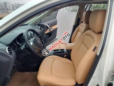 Xe Nissan Rogue năm sản xuất 2007, màu trắng, nhập khẩu nguyên chiếc