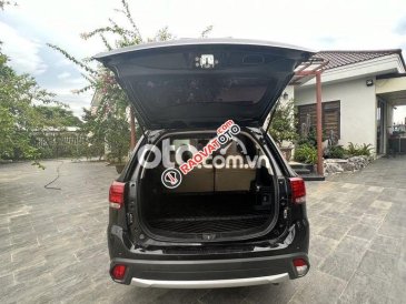 Xe màu đen, 630 triệu