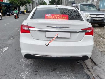Màu trắng, nhập khẩu mới chạy 12.000km
