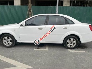 Màu trắng, giá chỉ 115 triệu