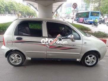 Xe màu bạc