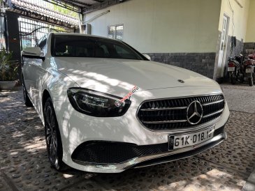 Chính Chủ Cần Bán Mercedes E180 moden 2022 siêu lướt