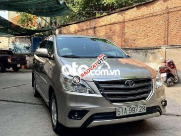 Toyota innova E
