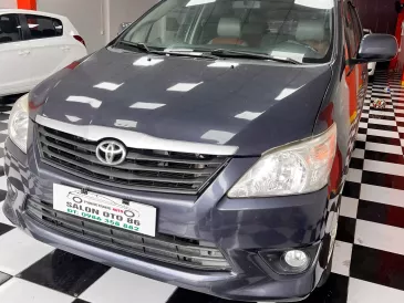 Cần bán chiếc xe Innova 2014 giá : 239tr .