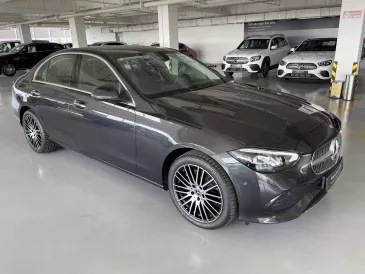 Cần bán Mercedes C200 Plus bản full option, xe chưa chạy rẻ hơn 300tr