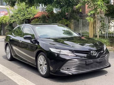 Chính chủ cần bán nhanh Toyota Camry 2.5Q 2021