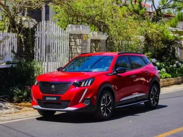 PEUGEOT 2008 với công nghệ hỗ trợ người lái tiên tiến và thiết kế PEUGEOT i-CockpiT tạo nên chuẩn mực mới cho dòng xe SU