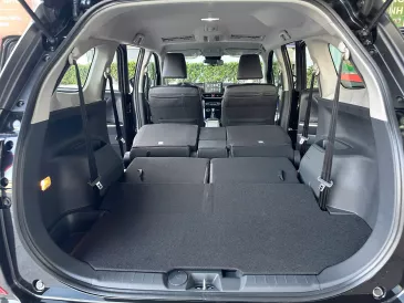 CẦN BÁN XE TOYOTA VELOZ 2025 