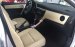 Cần bán Toyota Corolla Altis 1.8E màu bạc, giá cạnh tranh, hỗ trợ trả góp 90%