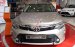 Cần bán xe Toyota Camry 2.0E 2017, giá 940tr