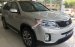 Cần bán Kia Sorento GAT đời 2017, màu bạc, giá ưu đãi hấp dẫn