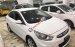 Bán xe Hyundai Accent đời 2012, màu trắng xe gia đình