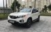 Cần bán xe Kia Sorento đời 2013, màu trắng còn mới, giá chỉ 690 triệu