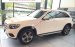 Bán xe Mercedes GLC 250 4 Matic đời 2017, màu trắng, khuyến mãi hấp dẫn